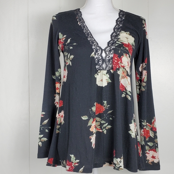 Daytrip floral long sleeved lace v neck top size small - Picture 1 of 14